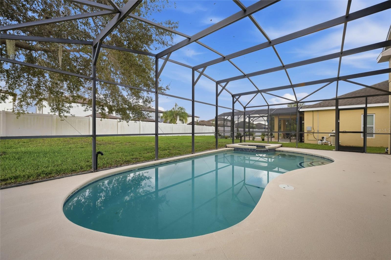 538 CADIZ LOOP