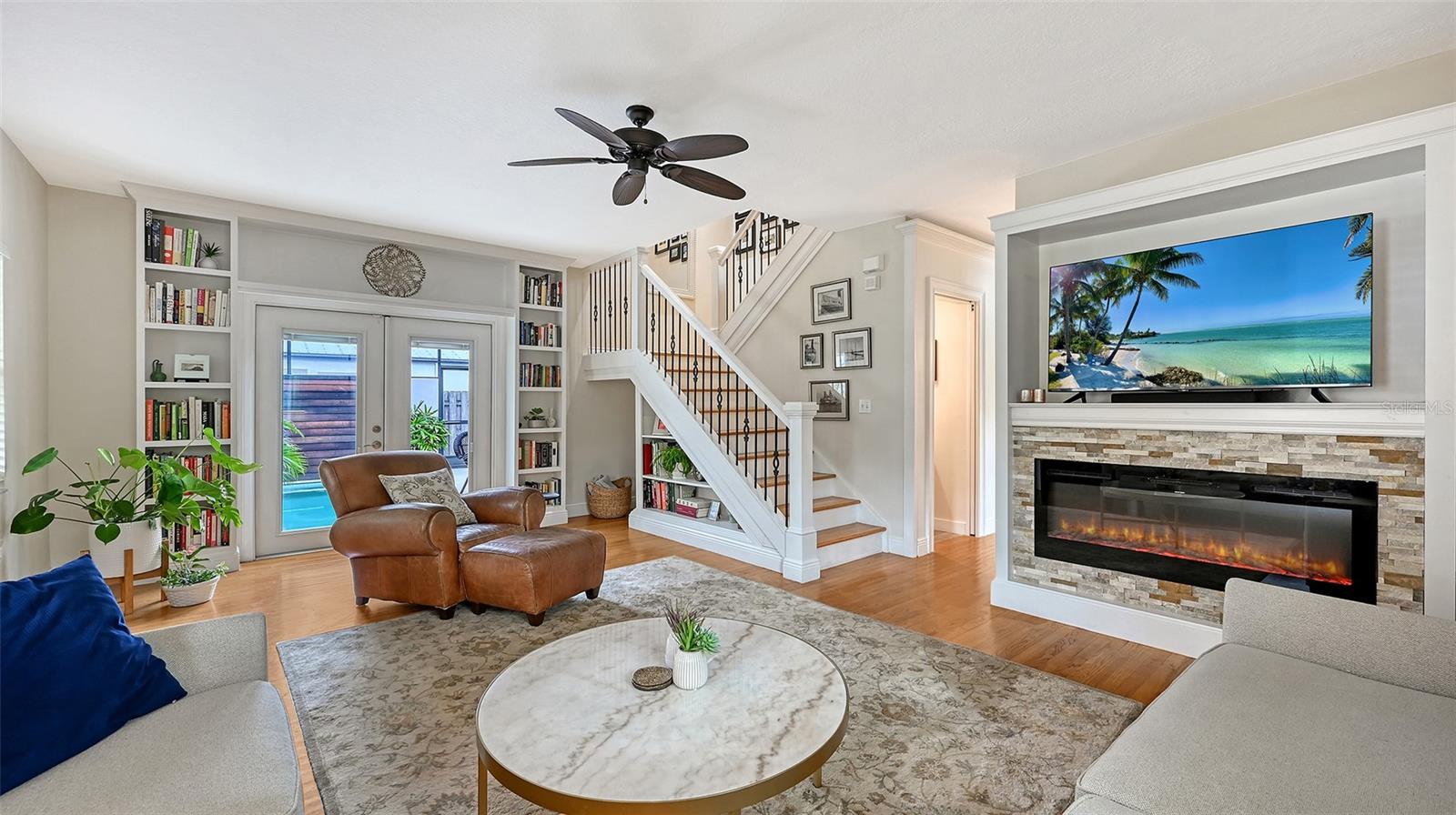 HALLS SUB JAMES S - Residential