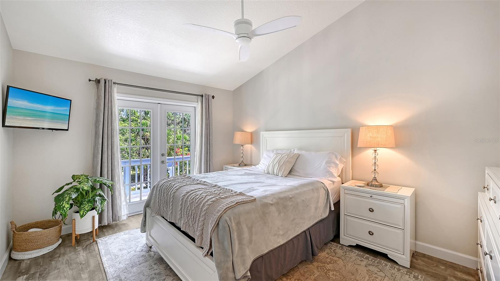 HALLS SUB JAMES S - Residential