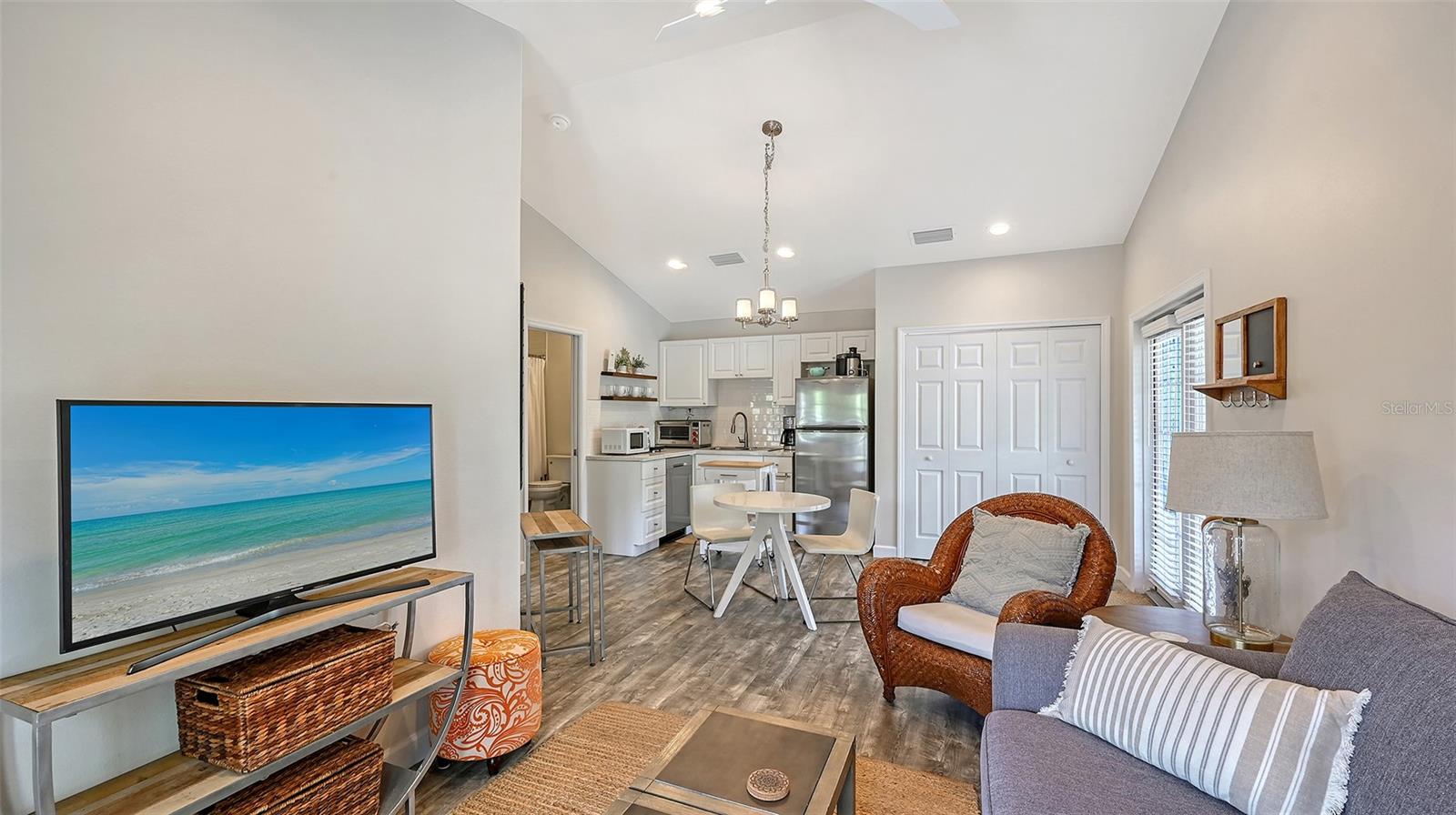 HALLS SUB JAMES S - Residential