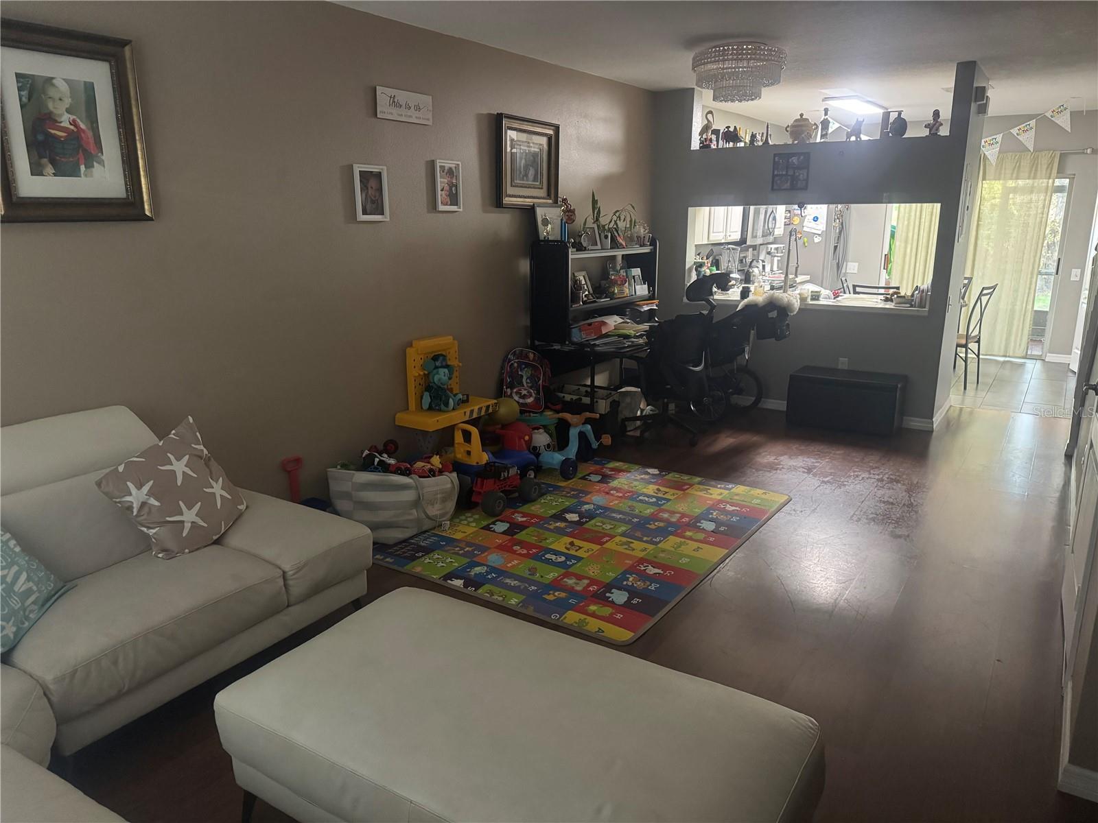 REGENCY KEY TWNHMS - Residential Lease