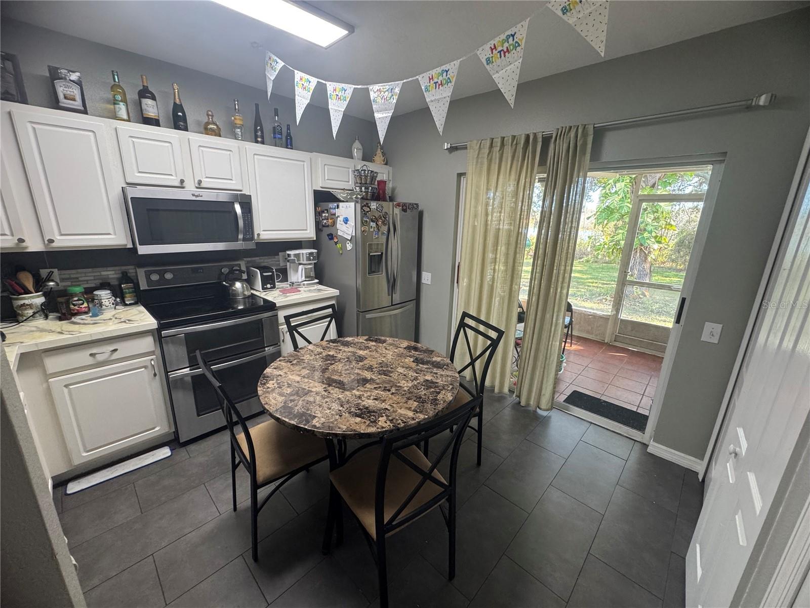 REGENCY KEY TWNHMS - Residential Lease