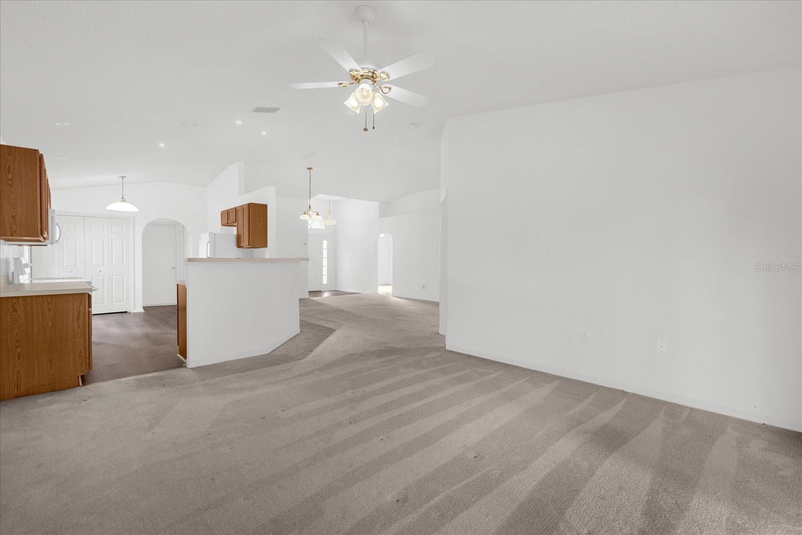 CORNER LAKE PH 03 A & B - Residential