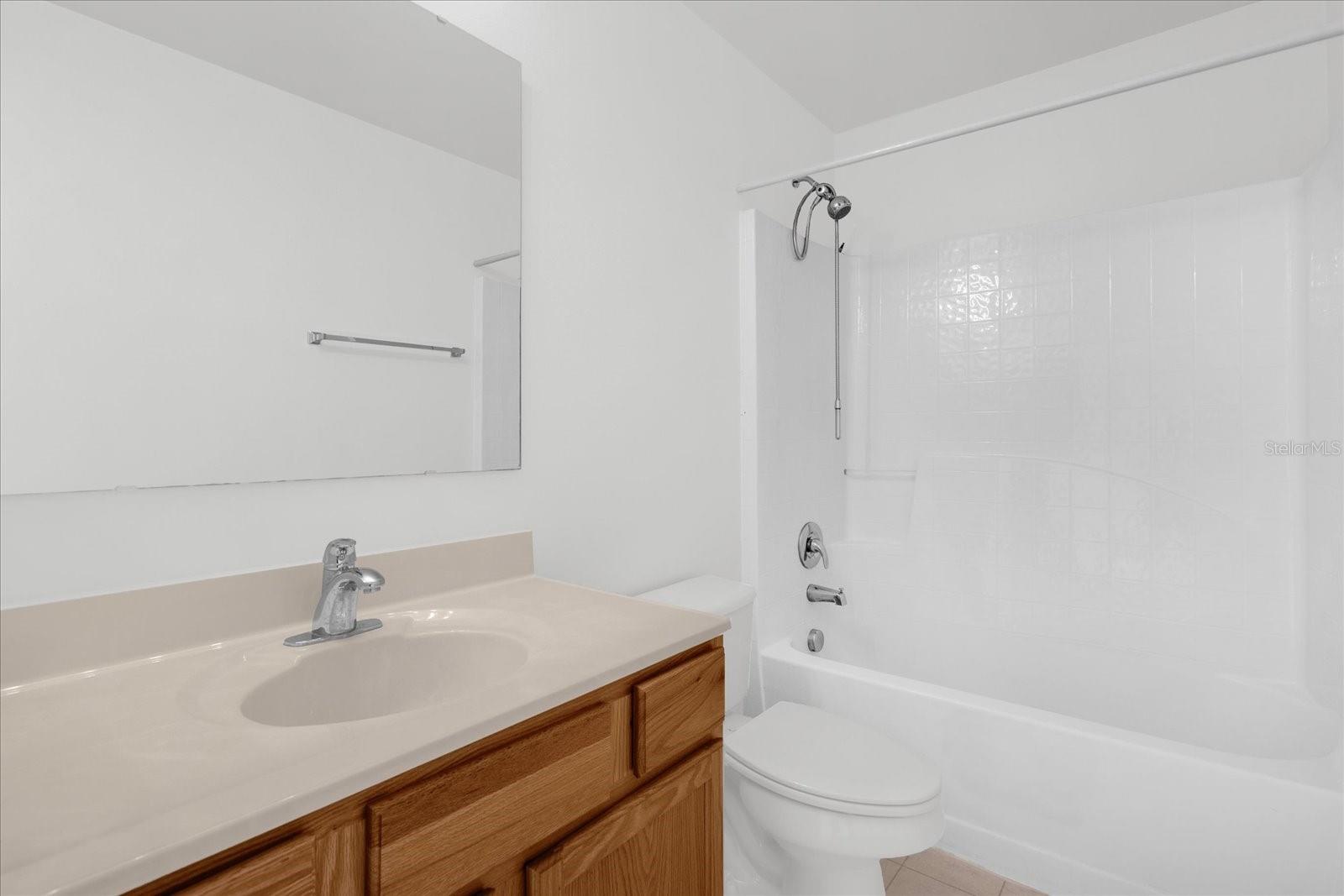 CORNER LAKE PH 03 A & B - Residential