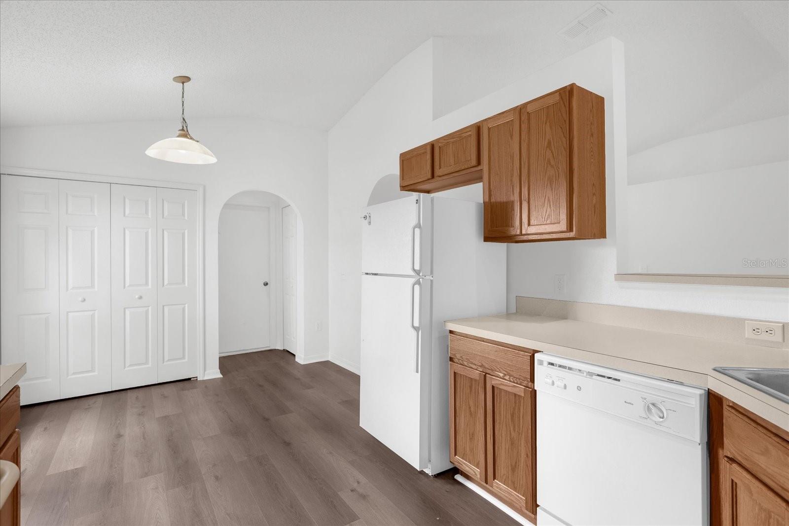 CORNER LAKE PH 03 A & B - Residential