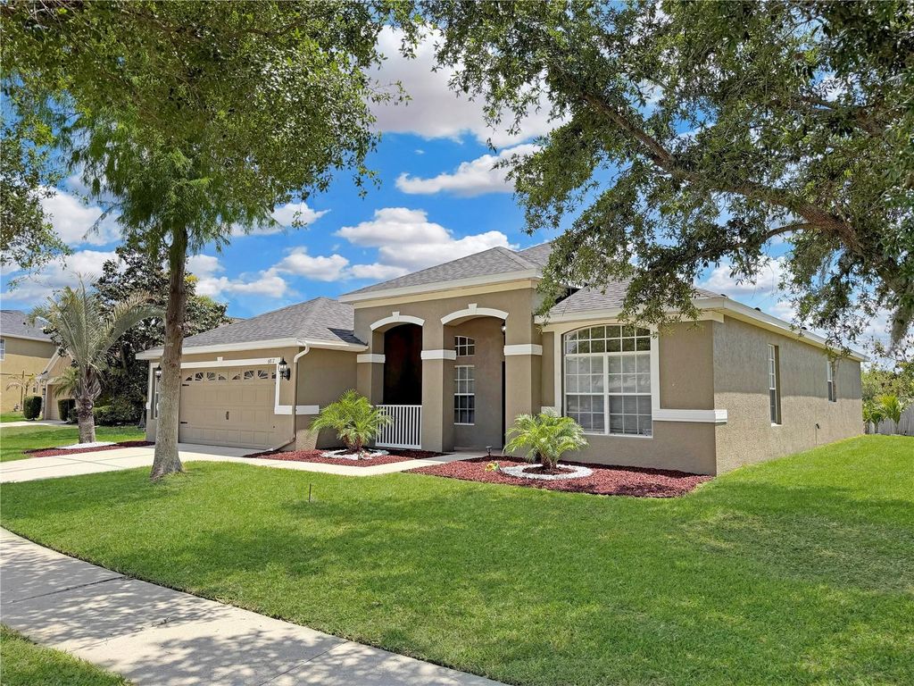 Photo of 6817 Cromwell Garden Dr, Apollo Beach, FL 33572 (MLS # TB8495103)