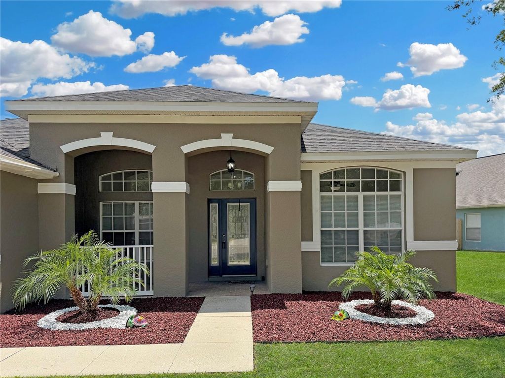 Photo of 6817 Cromwell Garden Dr, Apollo Beach, FL 33572 (MLS # TB8495103)