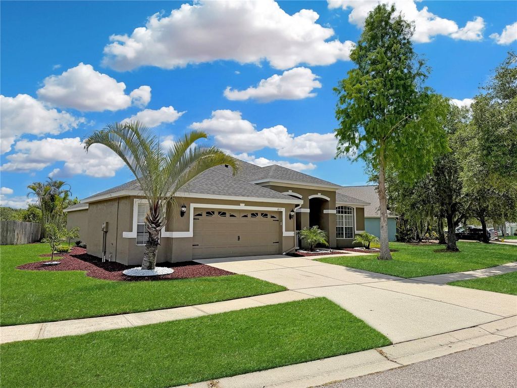 Photo of 6817 Cromwell Garden Dr, Apollo Beach, FL 33572 (MLS # TB8495103)