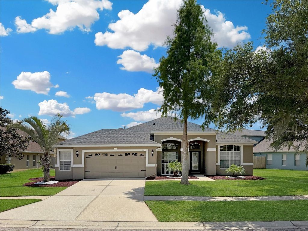 Photo of 6817 Cromwell Garden Dr, Apollo Beach, FL 33572 (MLS # TB8495103)