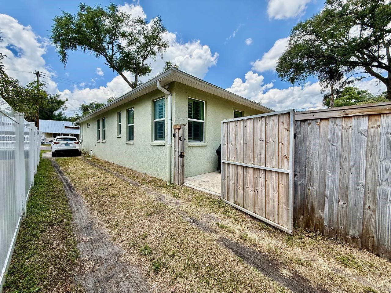 ARLINGTON HEIGHTS - Residential Lease