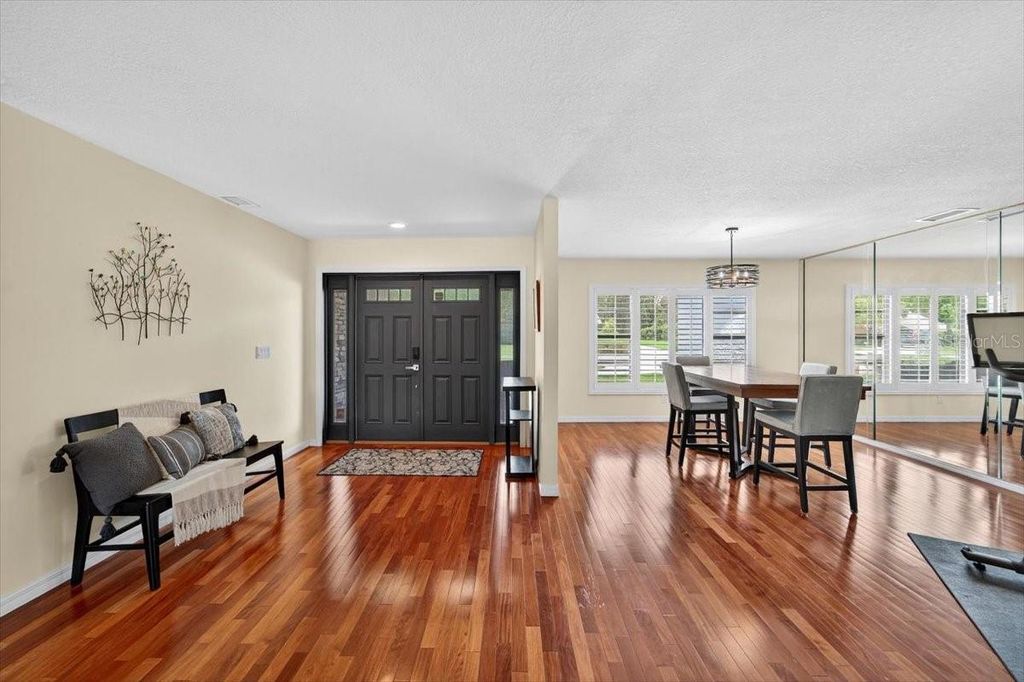 Photo of 2004 N Golfview Drive, Plant City, FL 33566 (MLS # TB8407365)