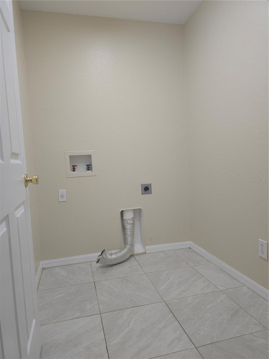 SILVER SPGS SHORES 19 - Residential Lease