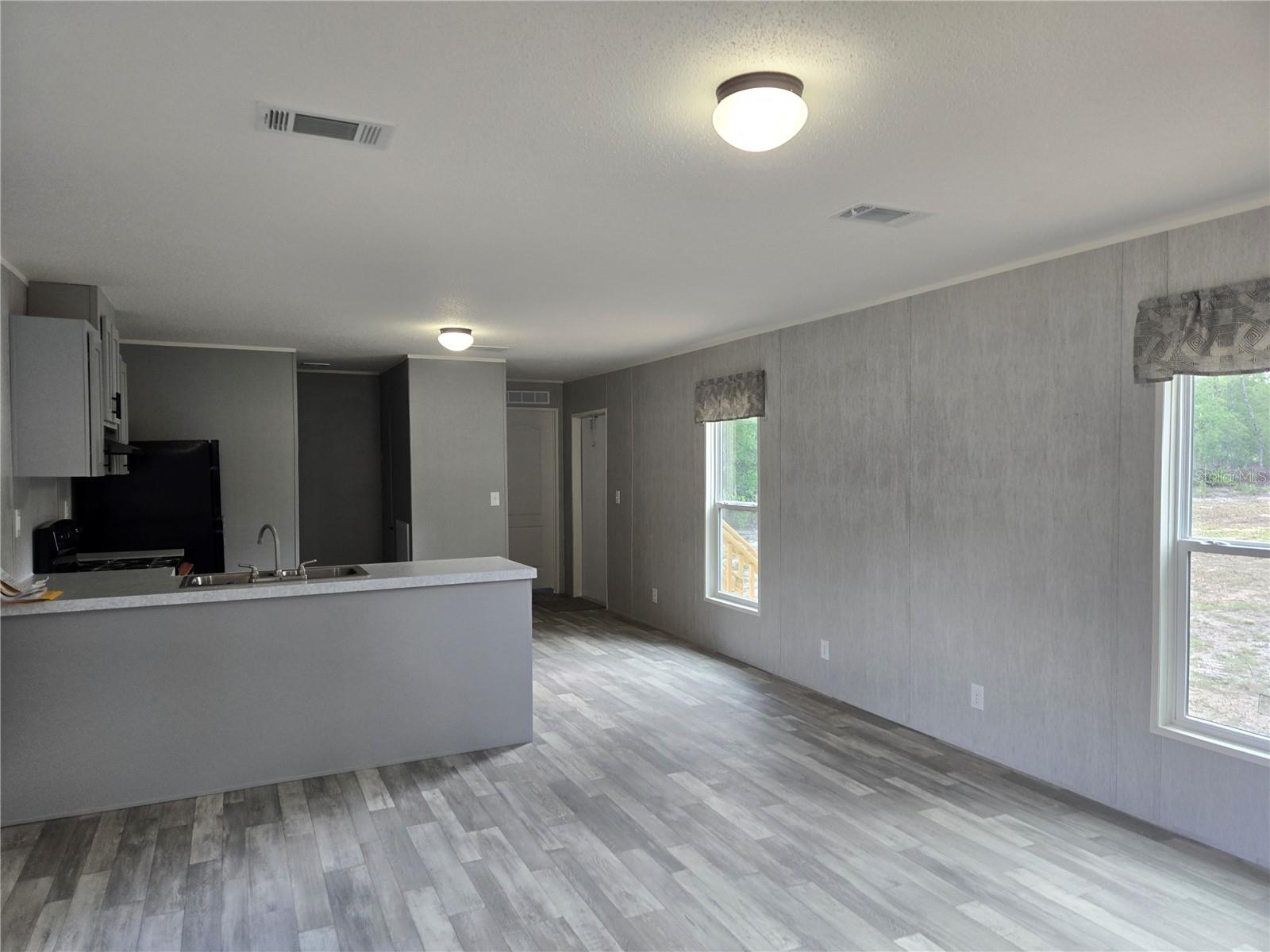 UNIVERSITY ESTATES - Residential