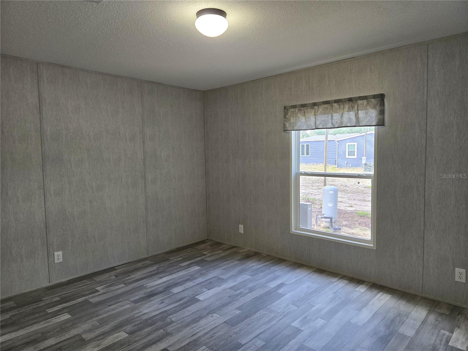 UNIVERSITY ESTATES - Residential