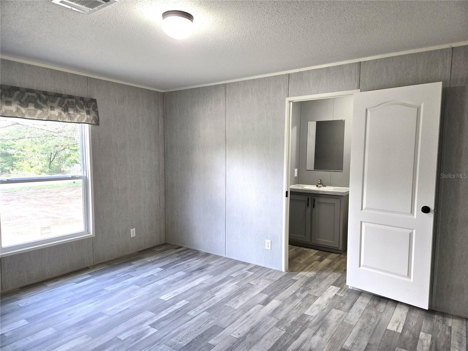 UNIVERSITY ESTATES - Residential