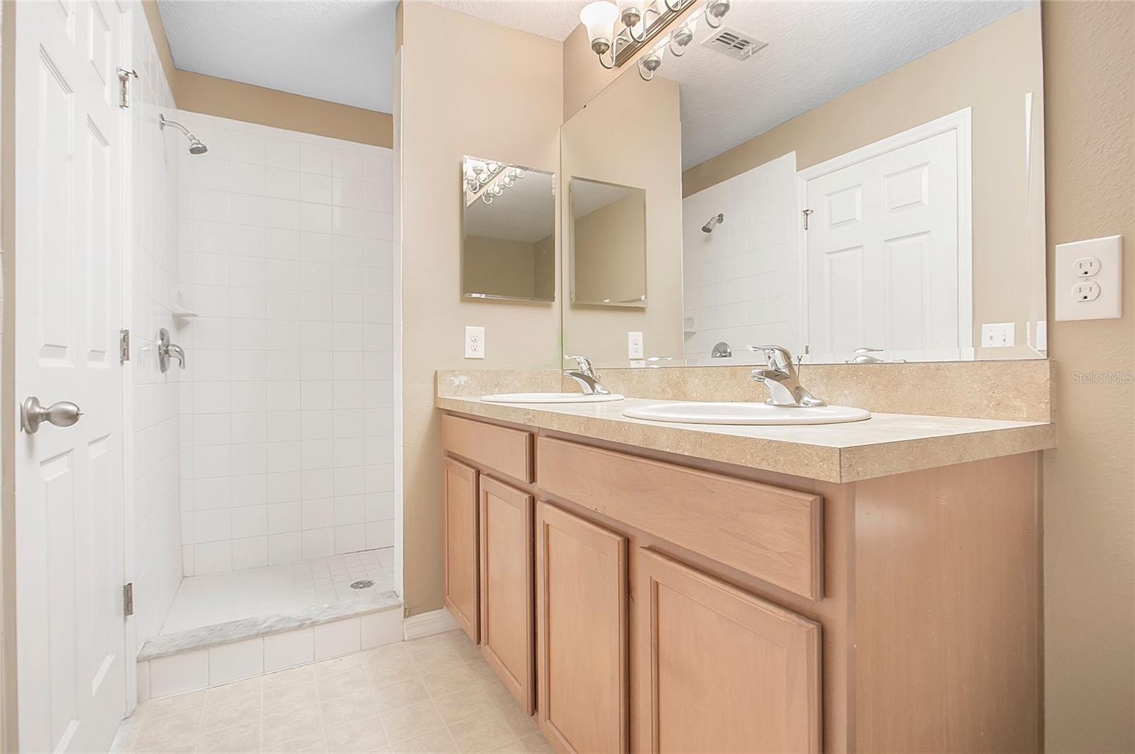 THE PARKE AT HANOVER PLACE - Residential