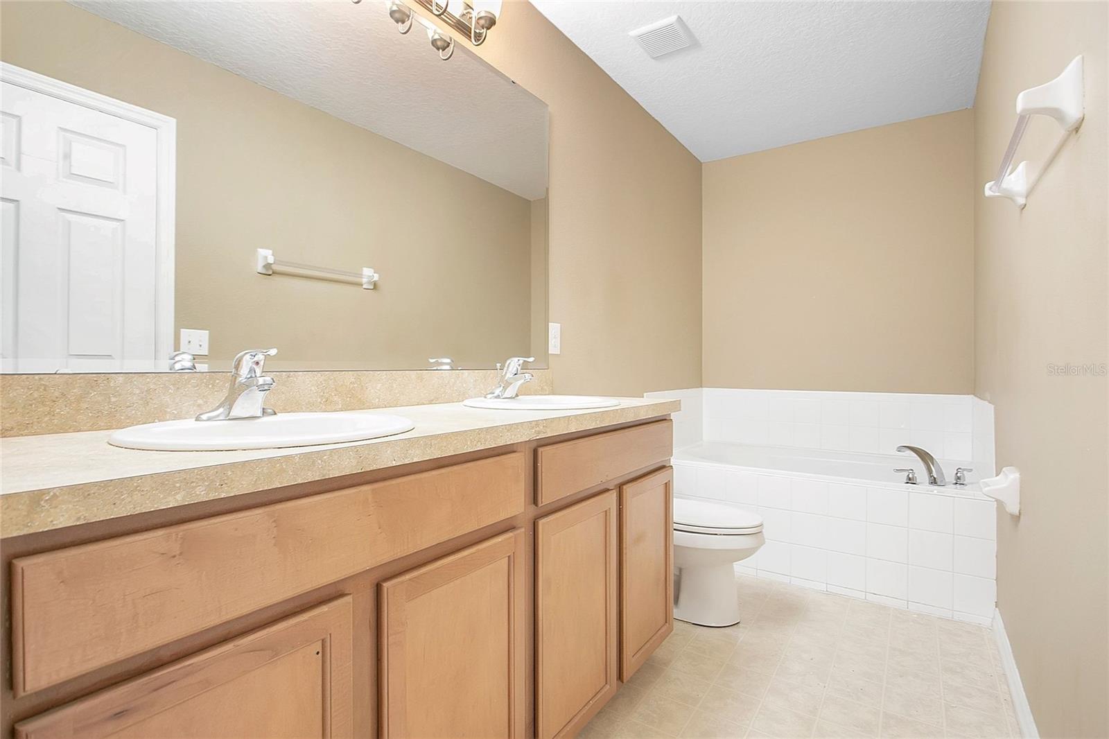 THE PARKE AT HANOVER PLACE - Residential