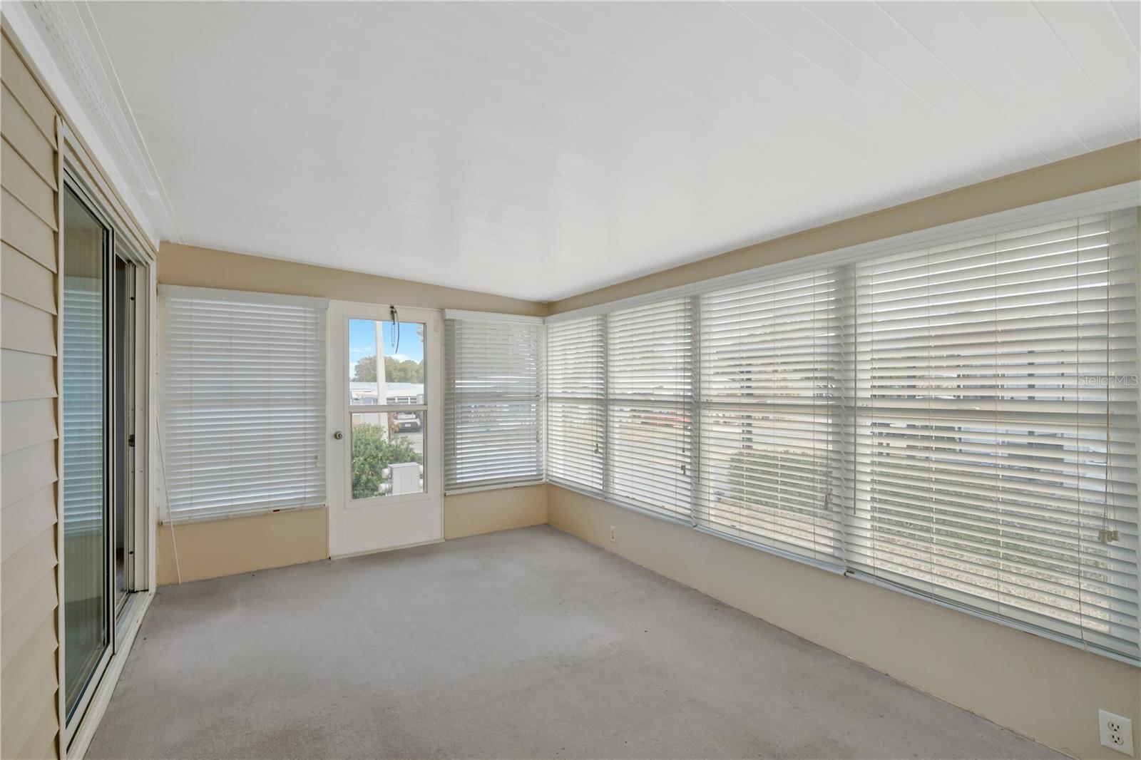 FOXWOOD LAKE ESTATES - Residential