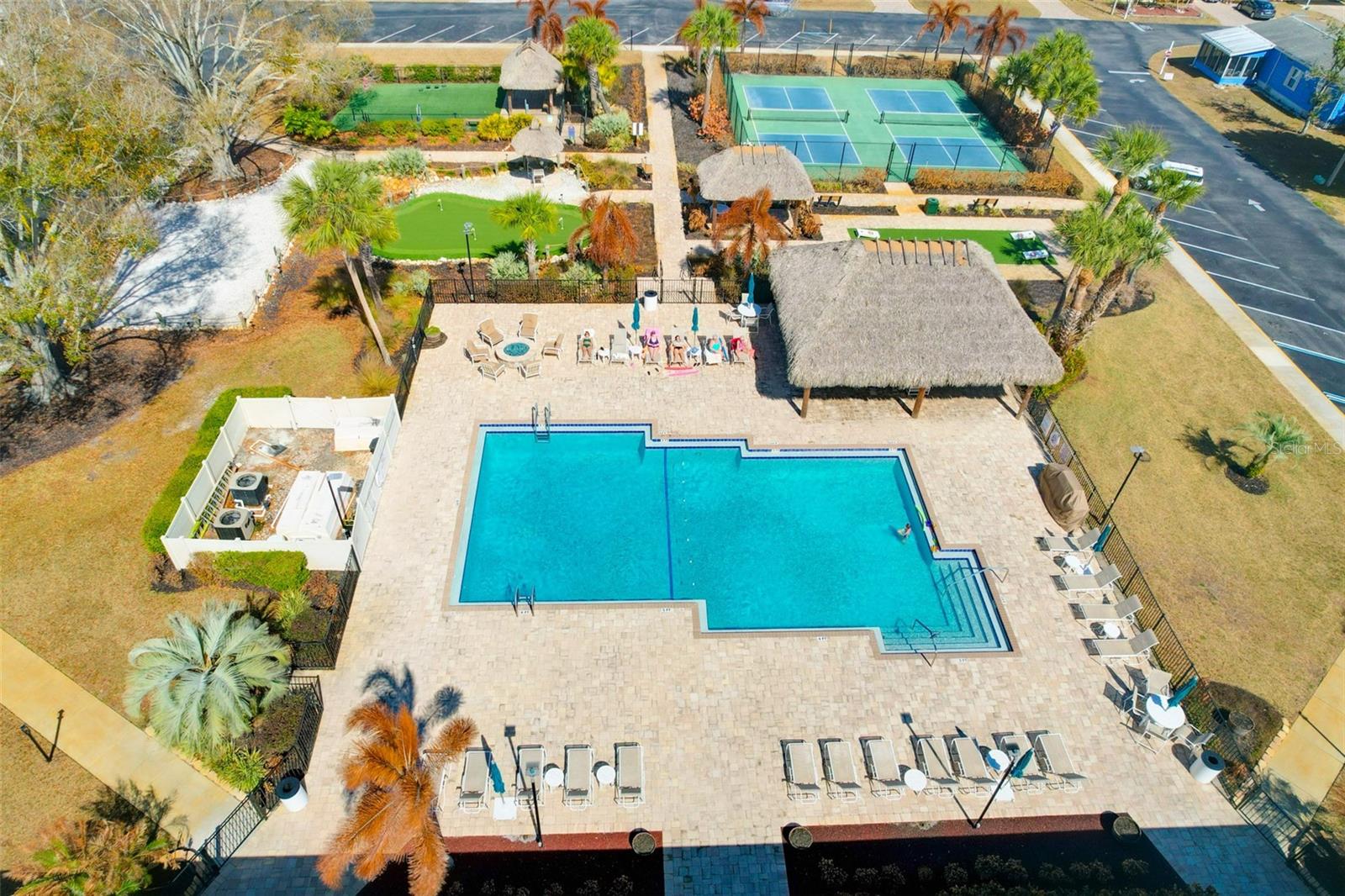 FOXWOOD LAKE ESTATES - Residential