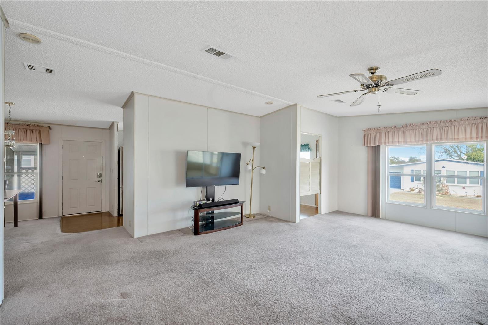 FOXWOOD LAKE ESTATES - Residential