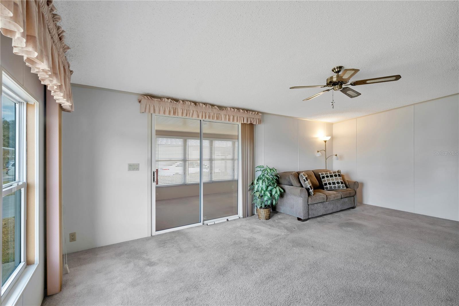 FOXWOOD LAKE ESTATES - Residential