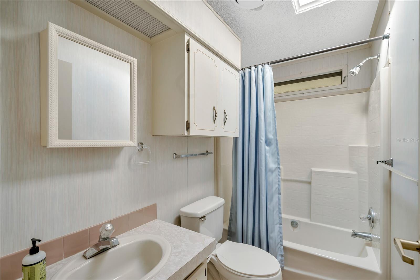 FOXWOOD LAKE ESTATES - Residential