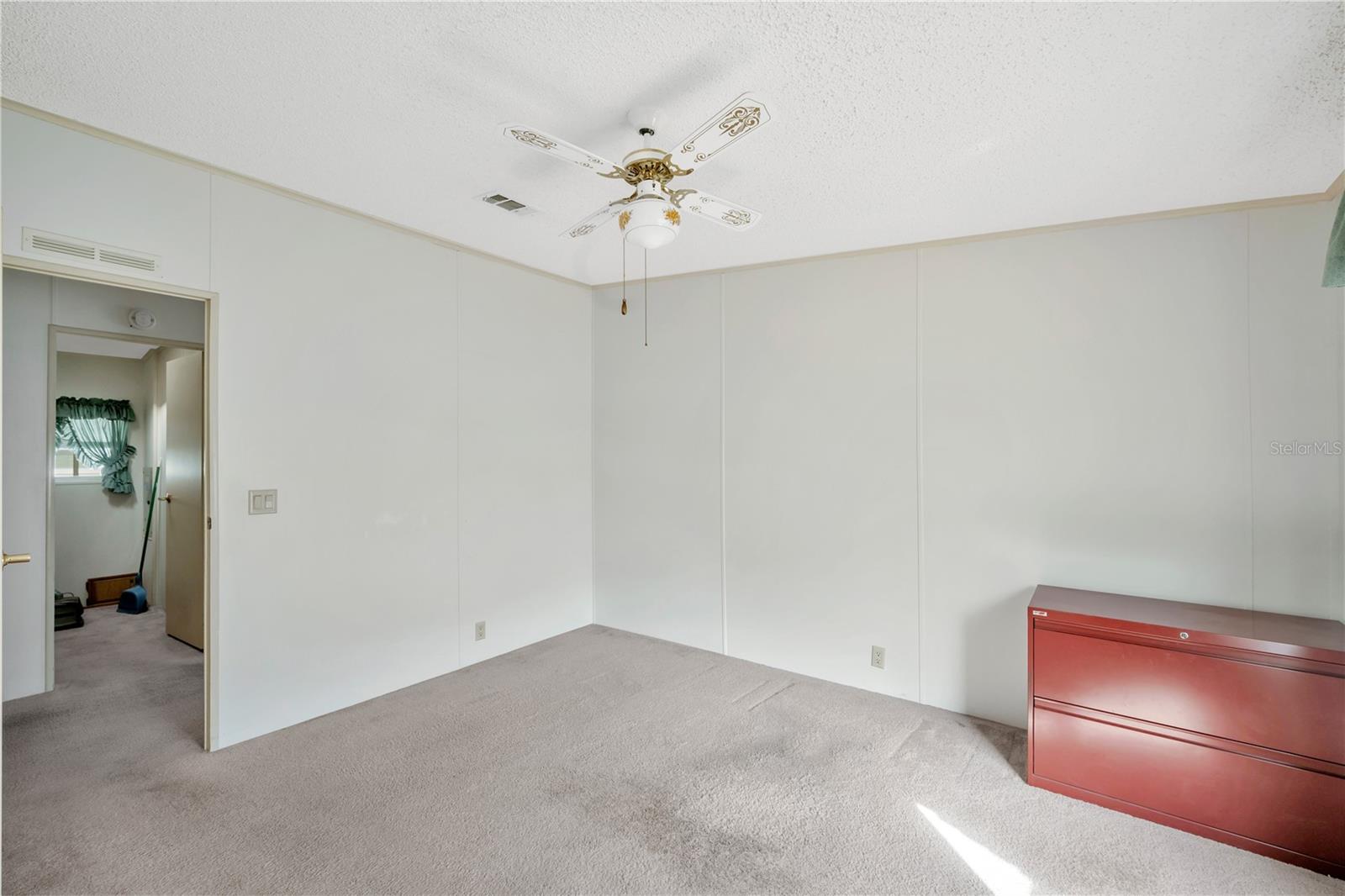 FOXWOOD LAKE ESTATES - Residential