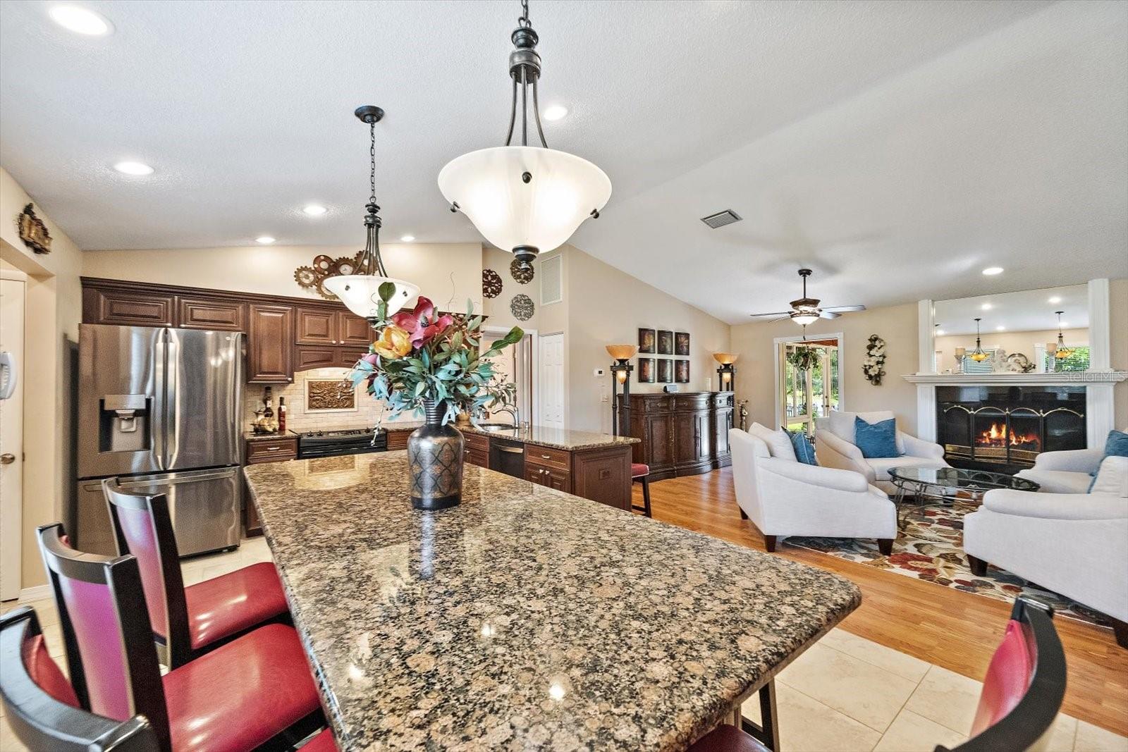 4352 KINGSTON LOOP