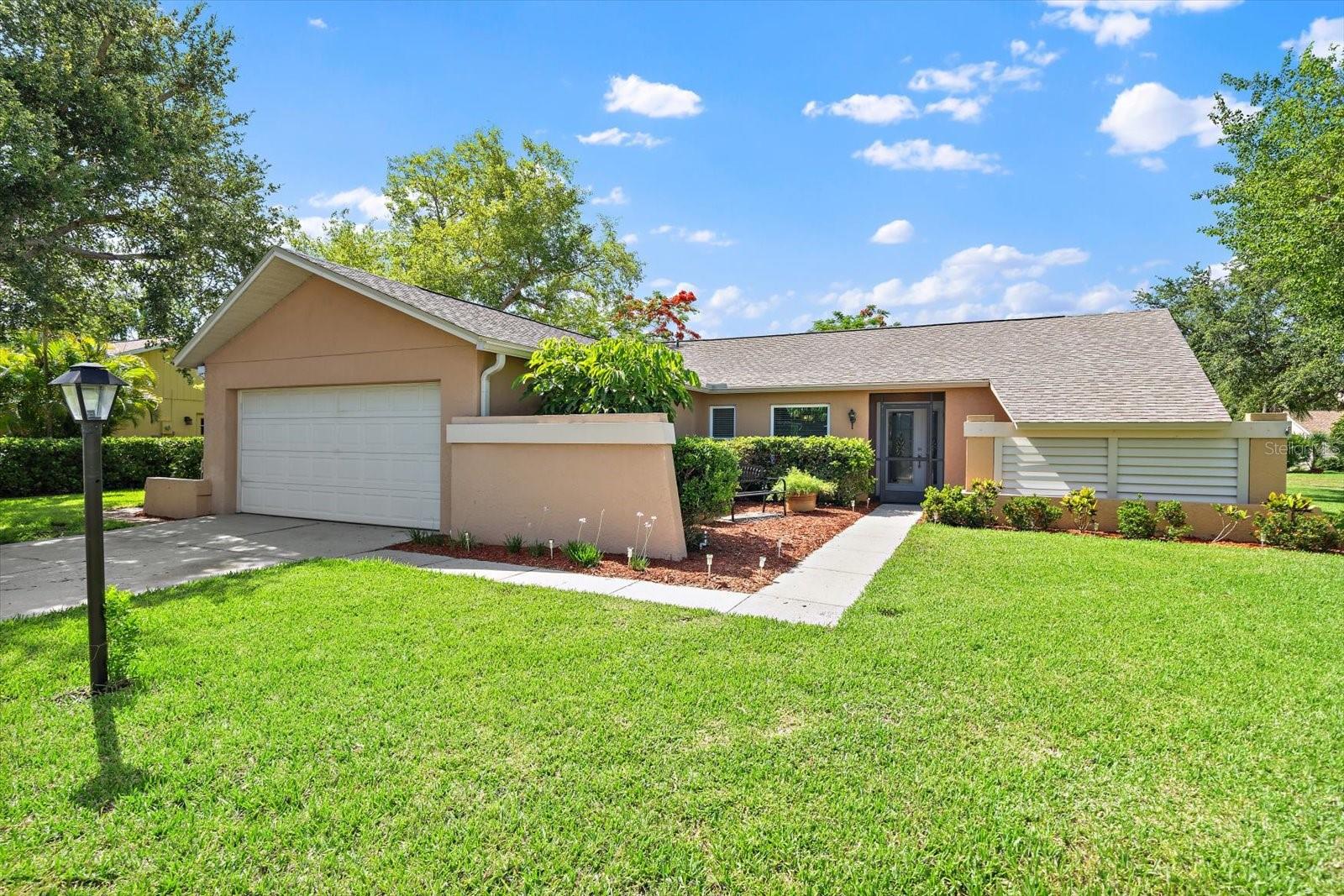 4352 KINGSTON LOOP