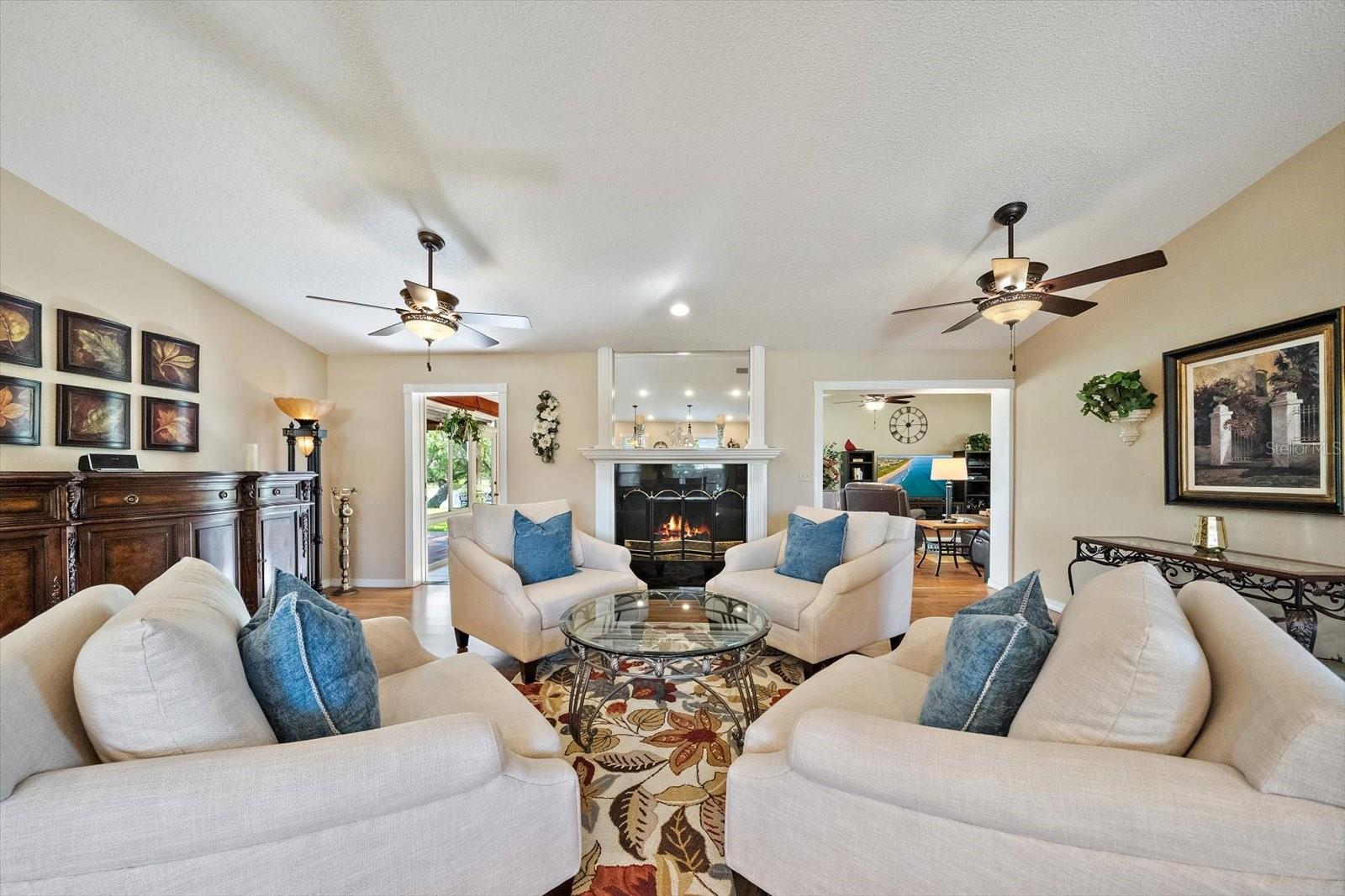 4352 KINGSTON LOOP