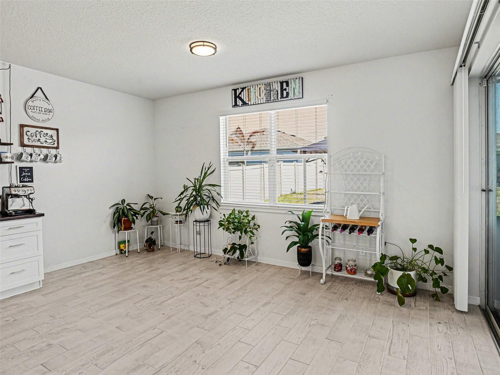 SAVANNAH PALMS - Residential