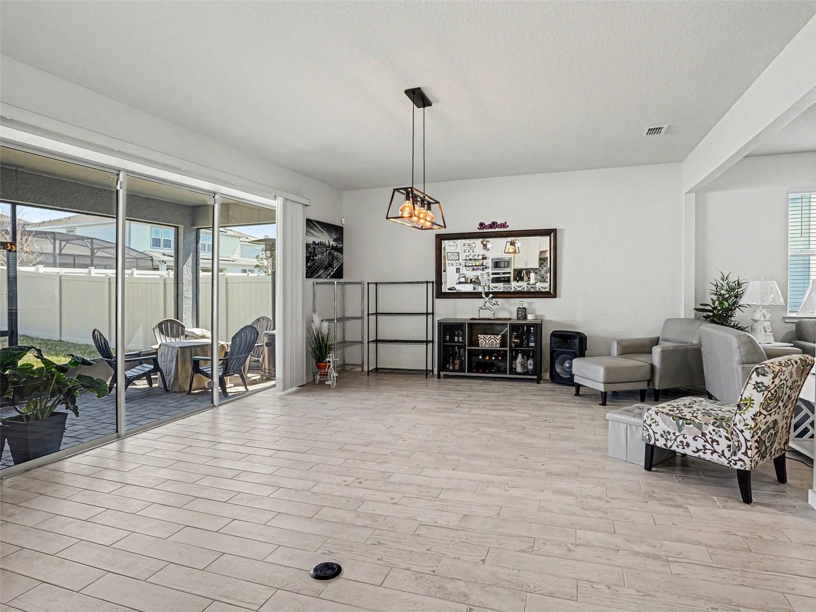 SAVANNAH PALMS - Residential