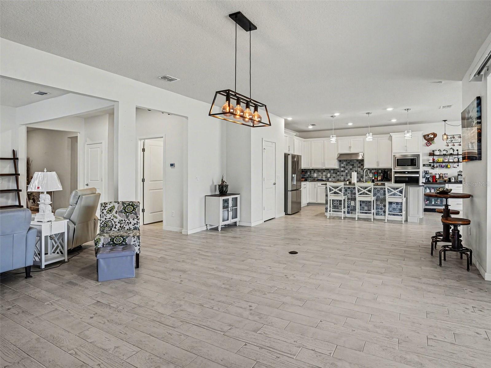 SAVANNAH PALMS - Residential