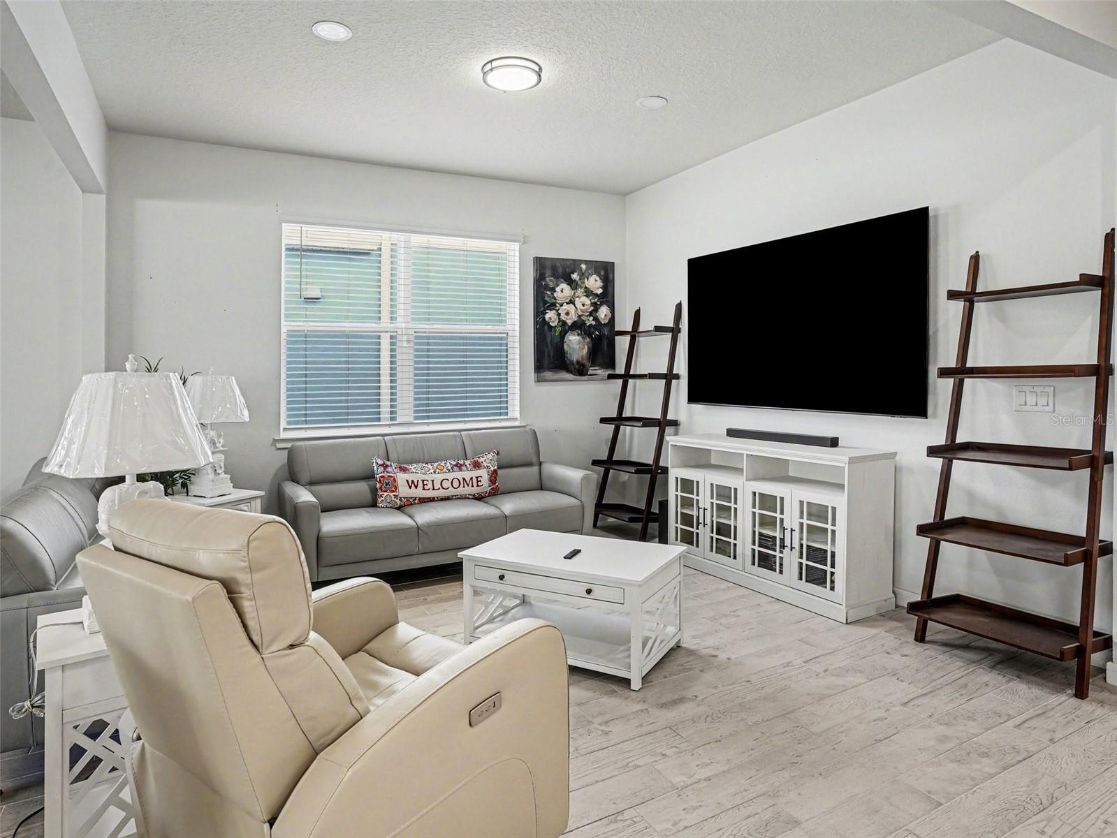 SAVANNAH PALMS - Residential