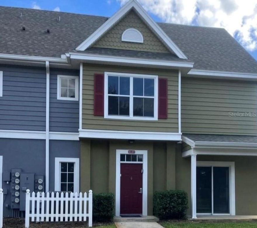 Perfect location to live close to the magic of Disney! This beautiful 4-bedroom, 3-bathroom home is available for long-term rental in a resort-style community, just minutes from Orlando’s major theme parks and attractions. Enjoy a peaceful and secure environment with multiple amenities, including swimming pools, recreational areas, and convenient access to tourist spots, shopping, and great restaurants. The perfect home for comfort, convenience, and resort-style living!