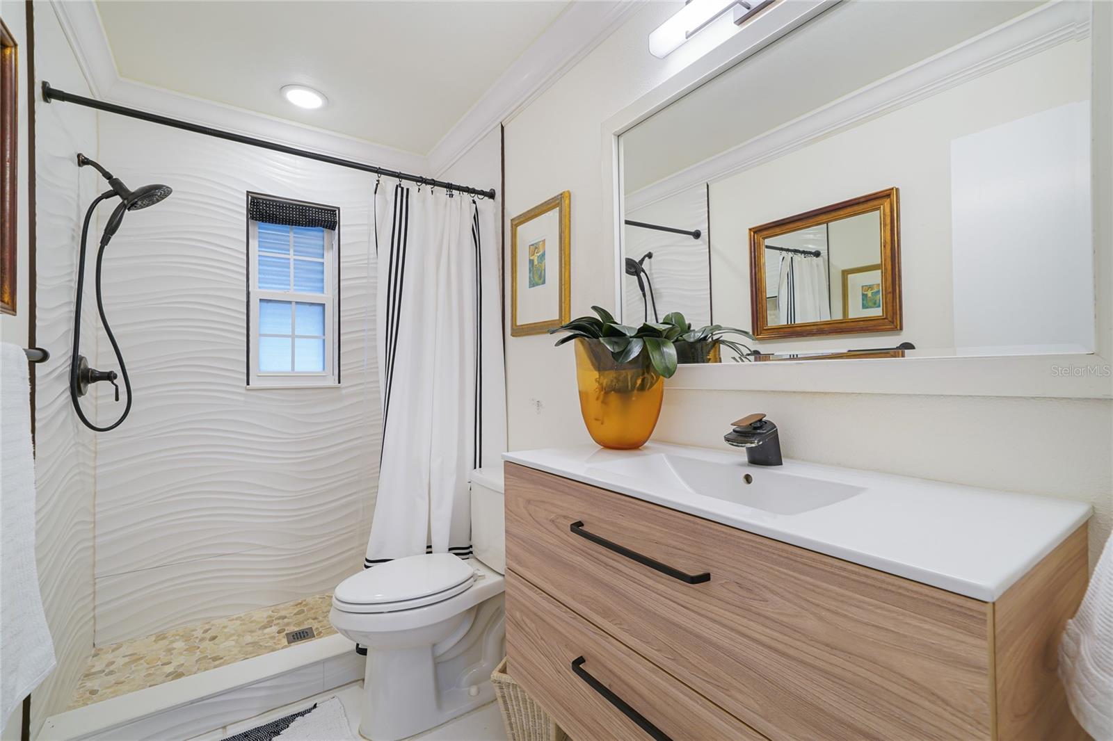 DON CE-SAR PLACE - Residential Lease