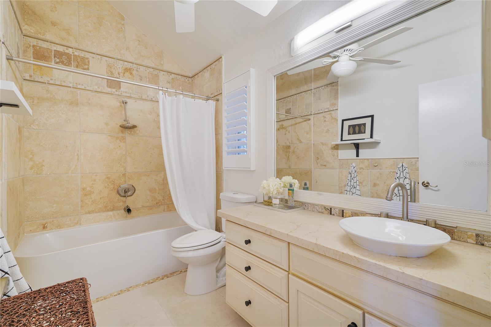 DON CE-SAR PLACE - Residential Lease