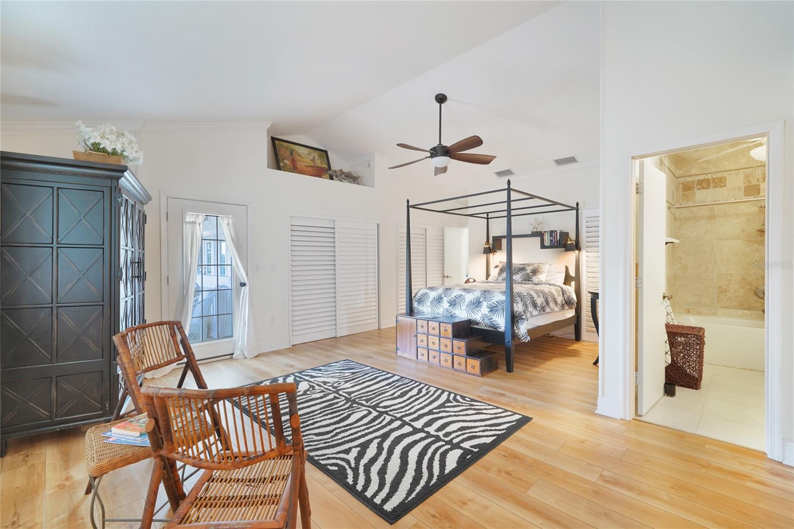 DON CE-SAR PLACE - Residential Lease