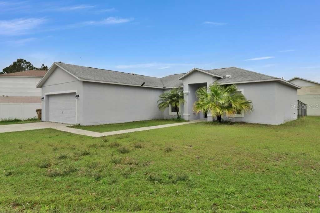Photo of 820 Grantham Drive, Kissimmee, FL 34758 (MLS # L4957617)