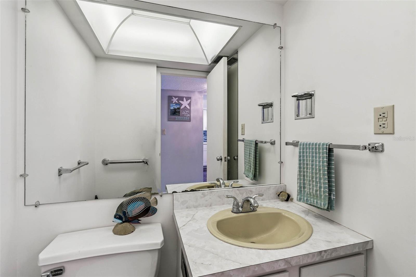 REDINGTON TOWERS BLDG 2 CONDO - Residential