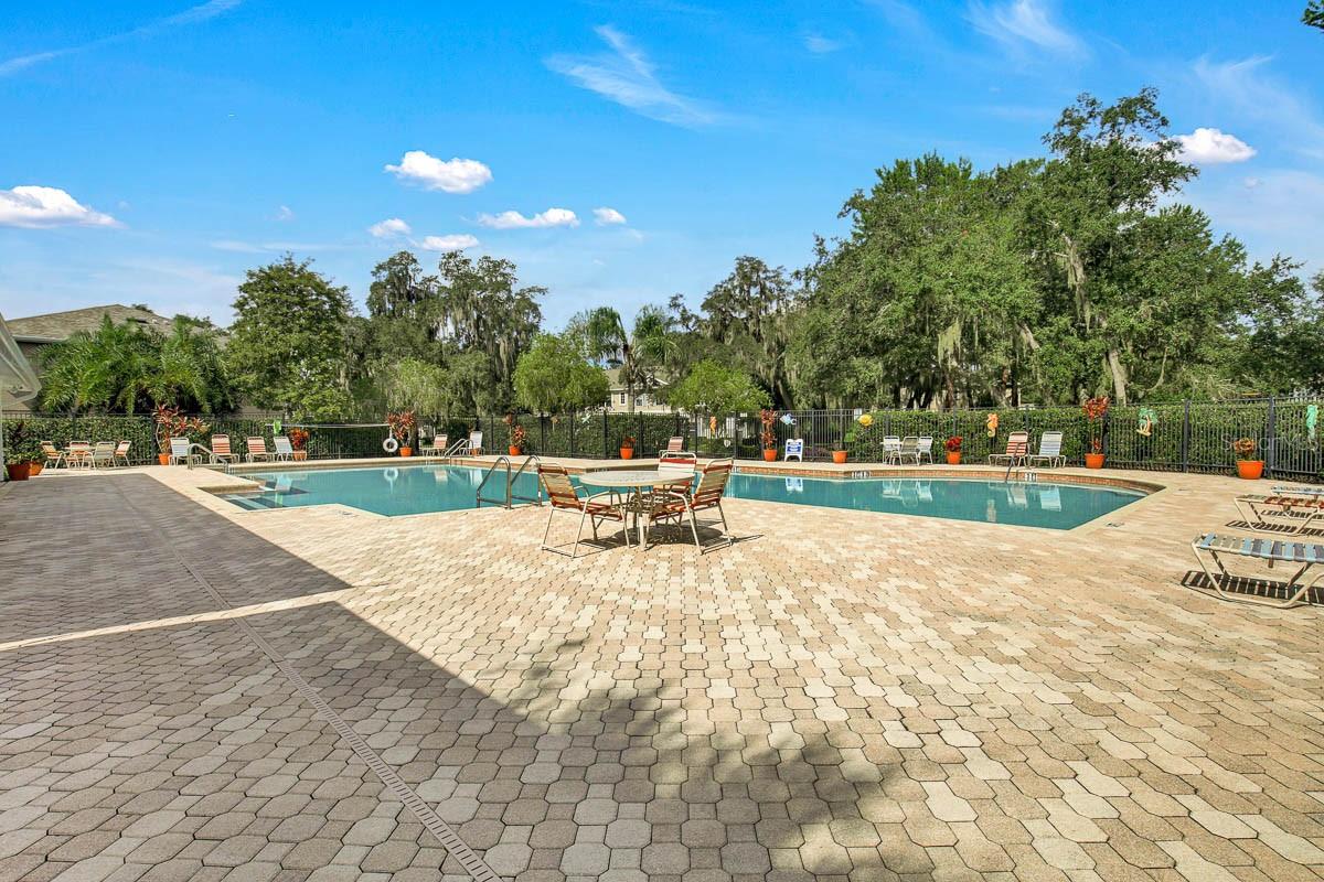 FISHHAWK RANCH TWNHMS PH - Residential