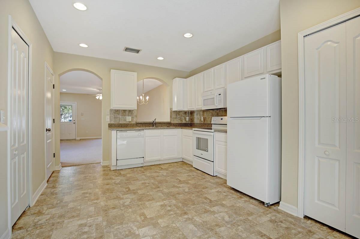 FISHHAWK RANCH TWNHMS PH - Residential