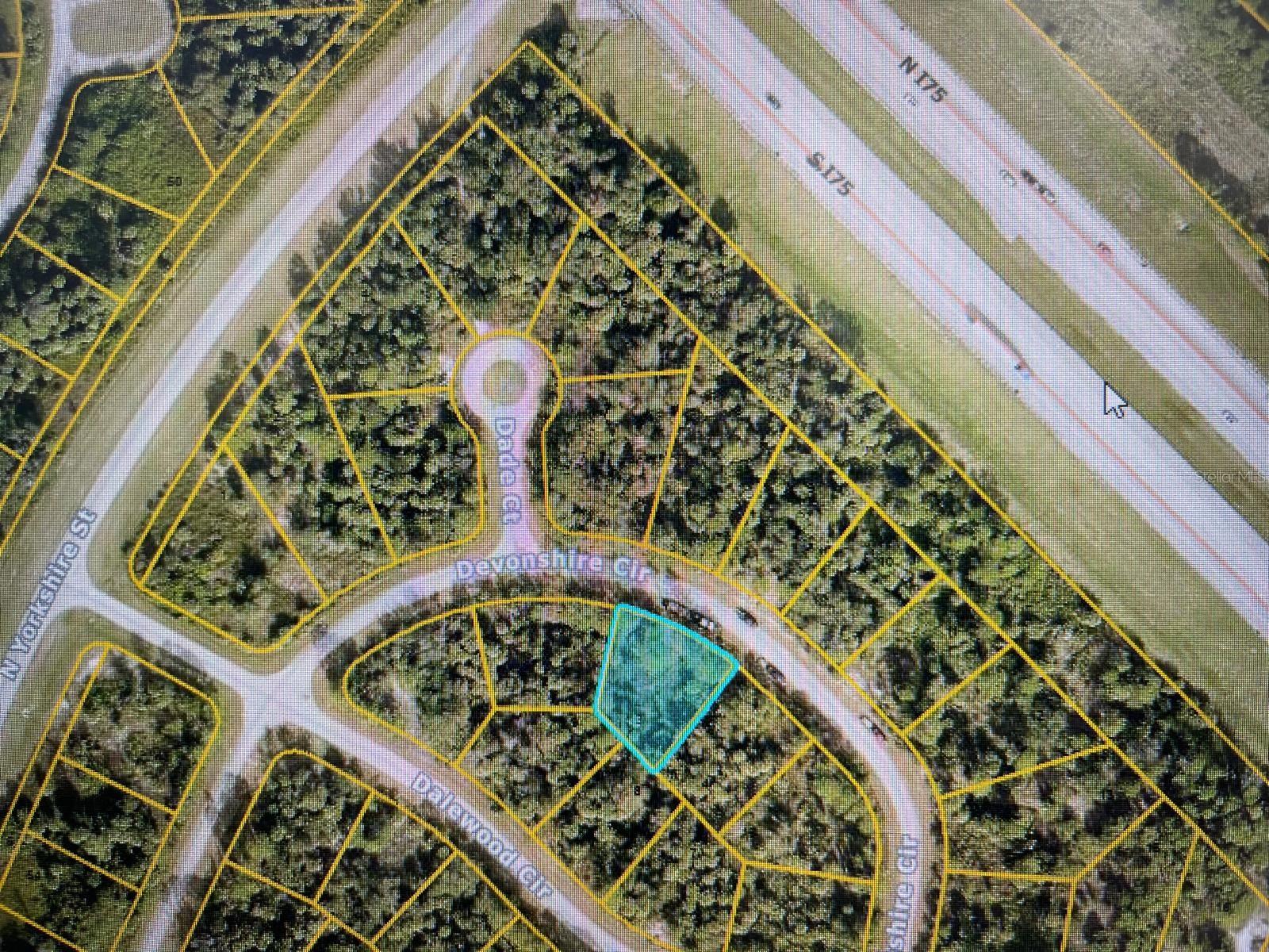 Over 1/4 acre lot ready to be built, seller owns the lot side by side for a total area of over half an acre and would prefer to sell both parcels together for $38,000. Please check listing #TB8311165. Great location close to I-75.