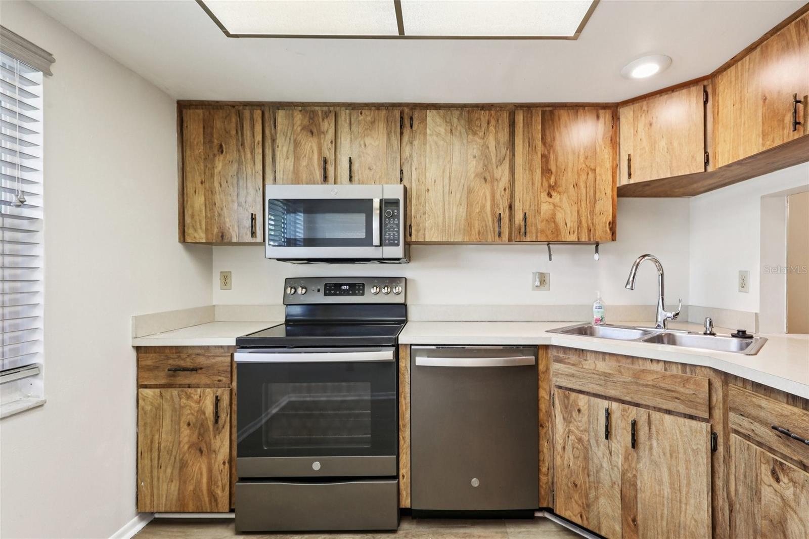 LAKES UNIT 2 PH 4 - Residential