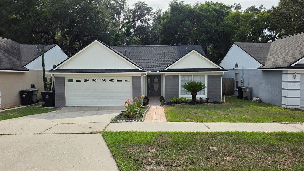 Photo of 204 N Cervidae Drive, Apopka, FL 32703 (MLS # O6415395)