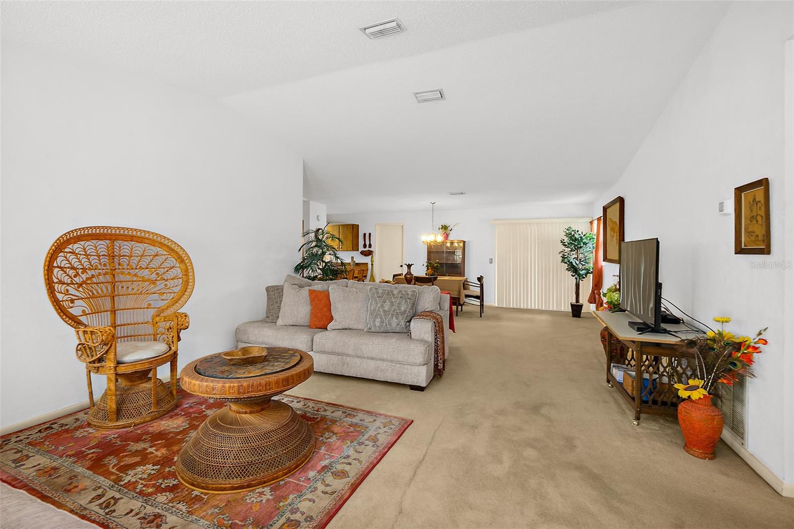 PINE LAKES - Residential