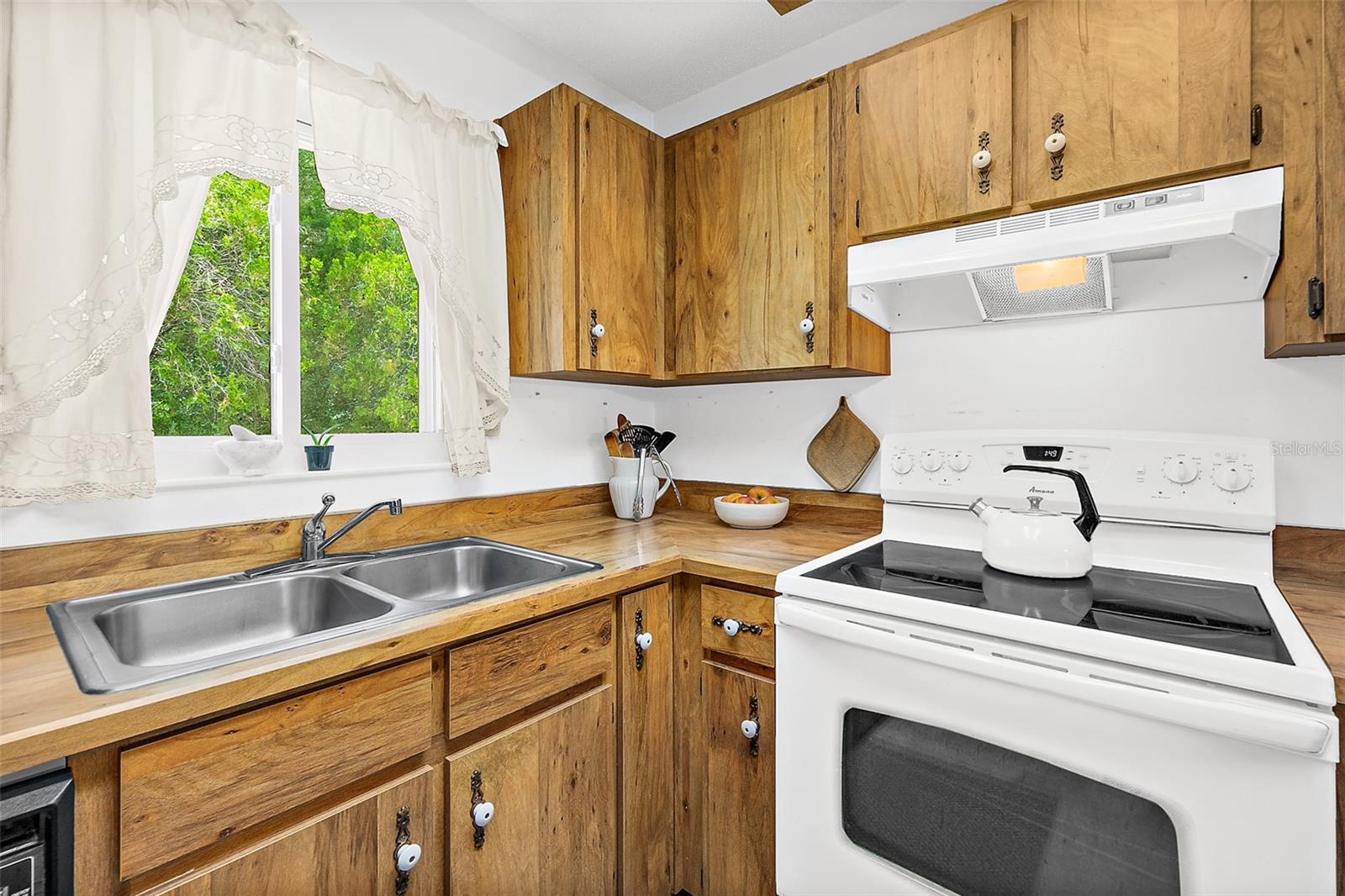 PINE LAKES - Residential