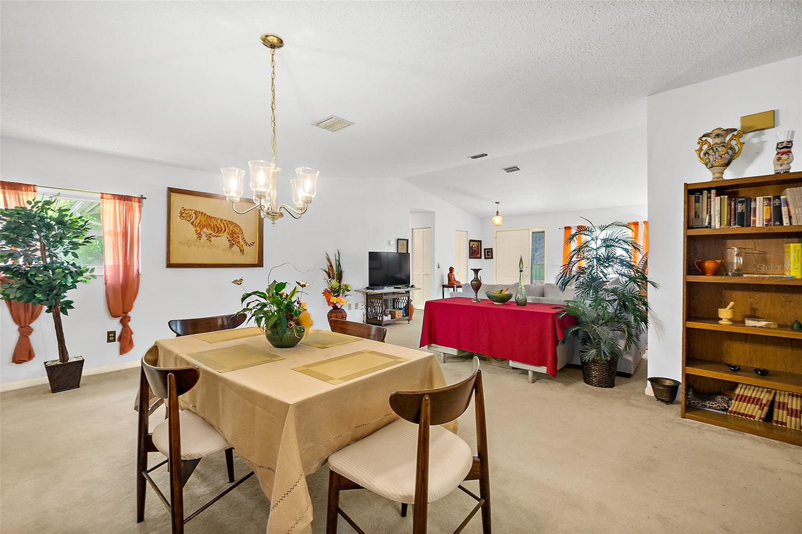 PINE LAKES - Residential