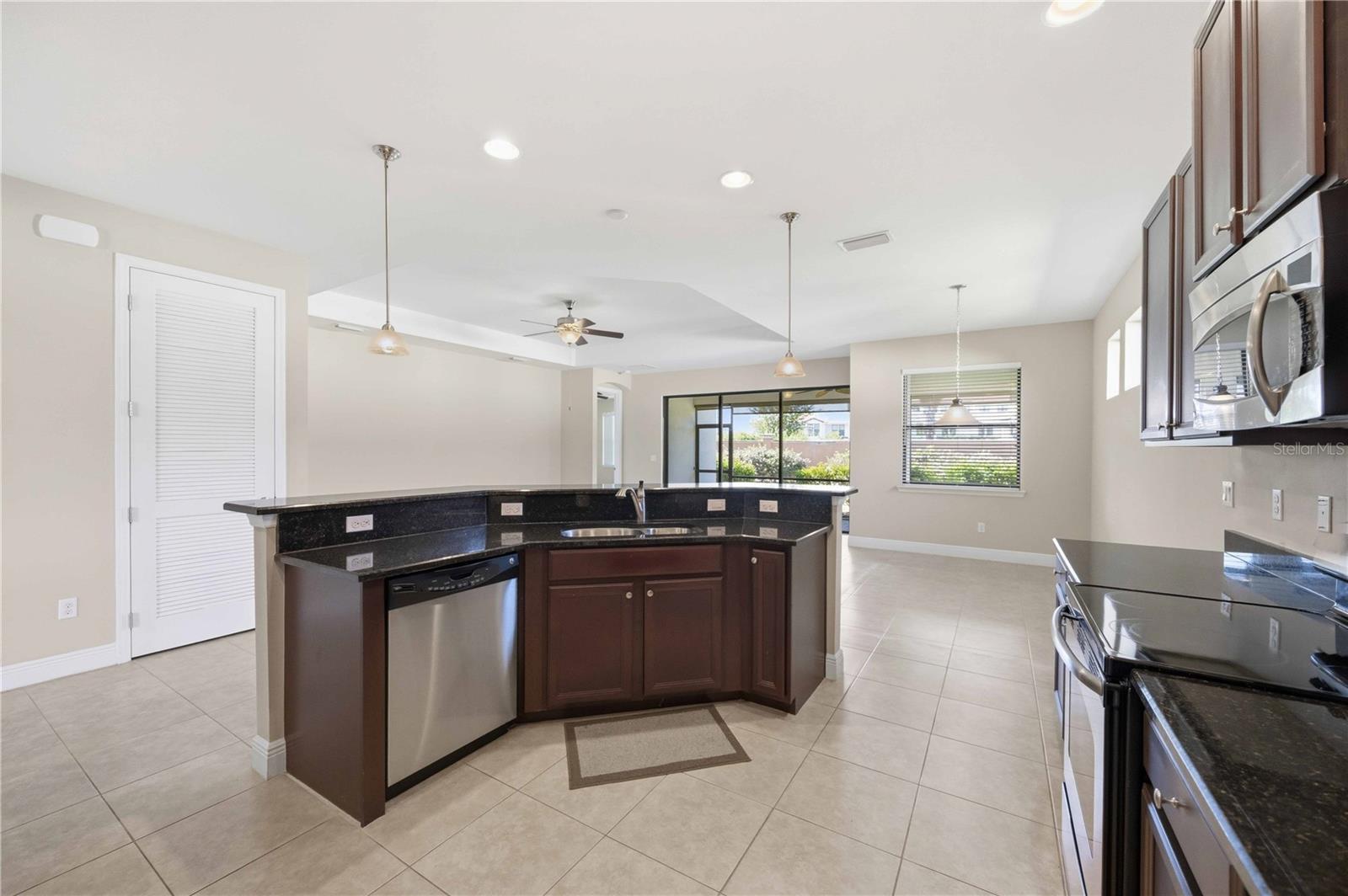WILLOW CHASE - Residential