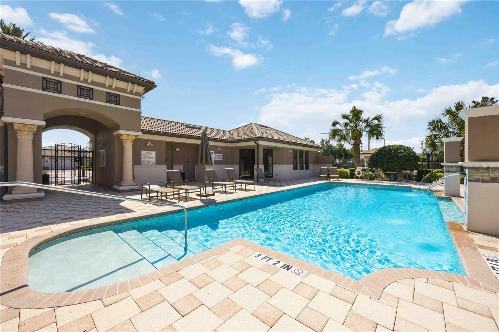 WILLOW CHASE - Residential